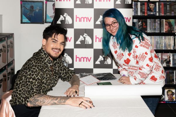 Créditos: James McCauley & Nick Allan (HMV)
