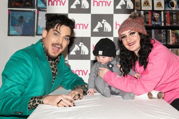 Créditos: James McCauley & Nick Allan (HMV)
