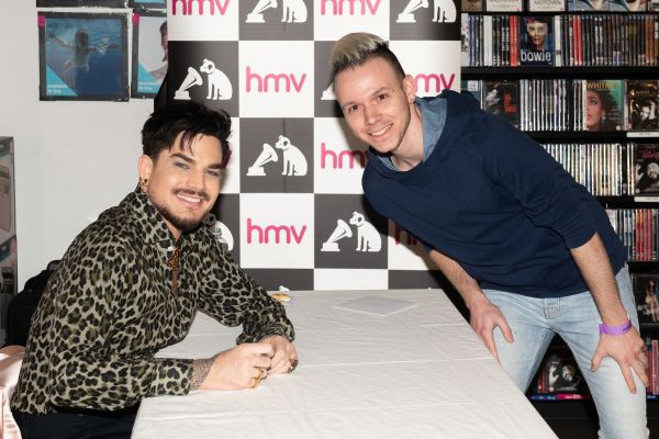 Créditos: James McCauley & Nick Allan (HMV)
