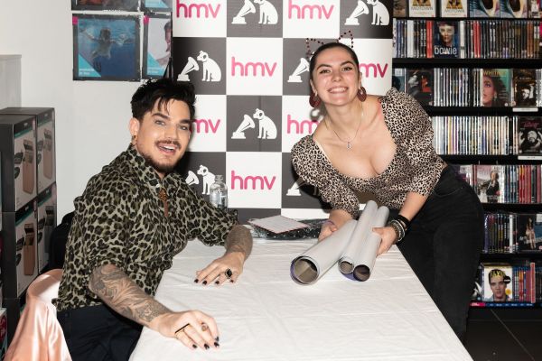 Créditos: James McCauley & Nick Allan (HMV)
