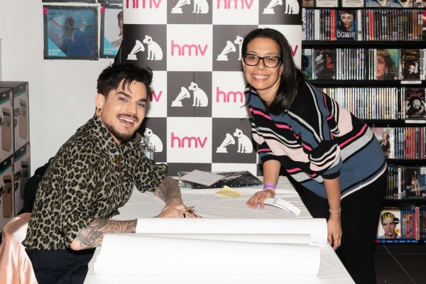 Créditos: James McCauley & Nick Allan (HMV)
