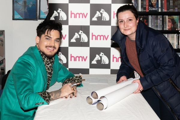 Créditos: James McCauley & Nick Allan (HMV)
