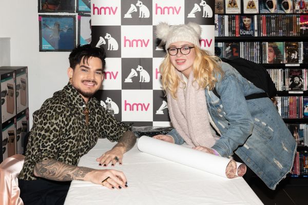 Créditos: James McCauley & Nick Allan (HMV)
