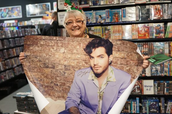 Créditos: James McCauley & Nick Allan (HMV)
