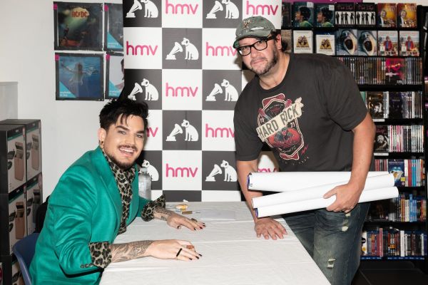 Créditos: James McCauley & Nick Allan (HMV)
