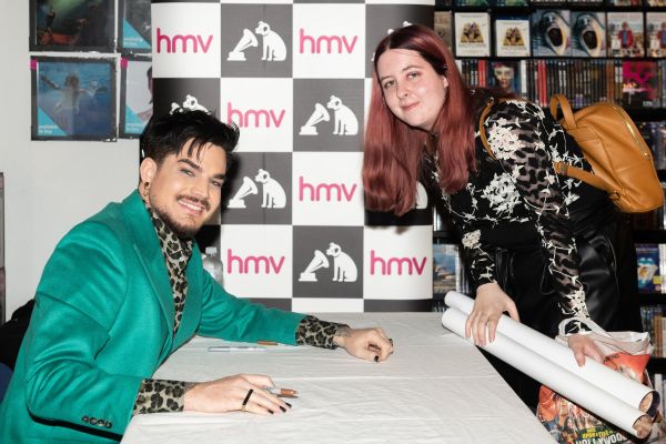 Créditos: James McCauley & Nick Allan (HMV)
