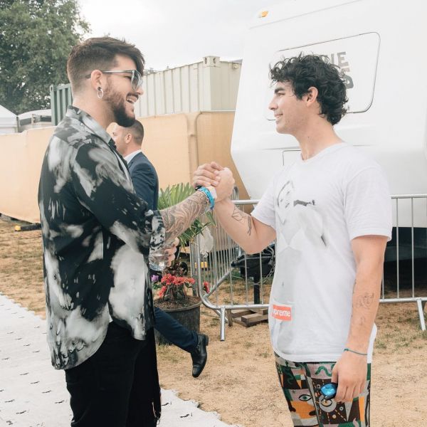 Créditos: Adam Lambert
