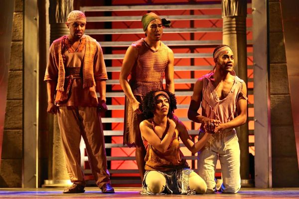 Créditos: Moonlight Stage Productions
