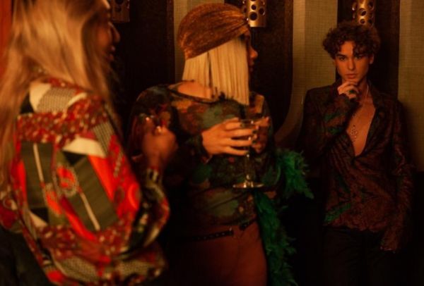 Créditos: Adam Lambert
