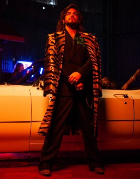 Créditos: Adam Lambert

