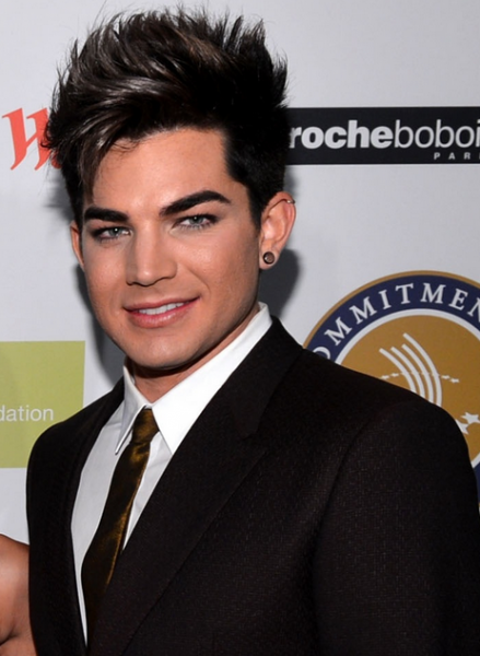 Créditos: Adam Lambert TV
