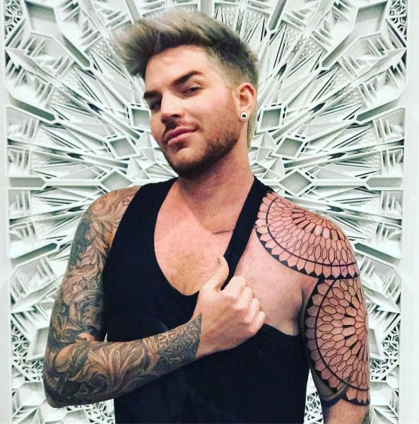 Créditos: Adam Lambert
