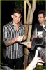 Nome da imagem=adam-lambert-smiles-wide-while-heading-to-bootsy-bellows-02.jpg
Tamanho=279KB
Dimensão=817x1222
Data Envio=29 Set, 2013 adam-lambert-smiles-wide-while-heading-to-bootsy-bellows-02.jpg