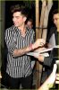 Nome da imagem=adam-lambert-smiles-wide-while-heading-to-bootsy-bellows-04.jpg
Tamanho=286KB
Dimensão=817x1222
Data Envio=29 Set, 2013 adam-lambert-smiles-wide-while-heading-to-bootsy-bellows-04.jpg