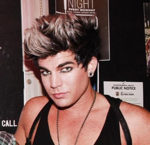 06/08
Créditos: Adam Lambert Photo Album / The Fuzzy Tube 
