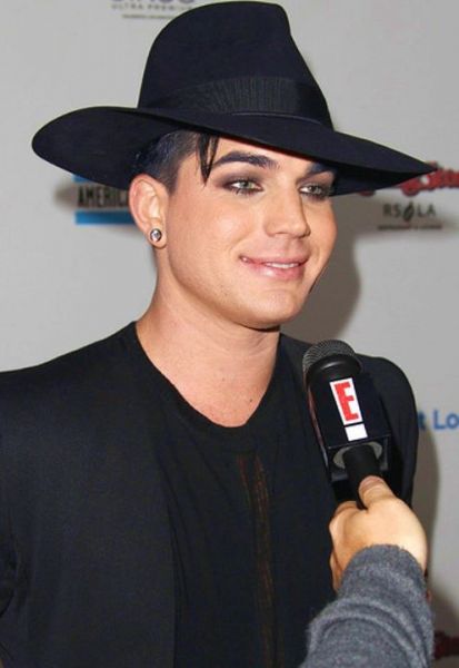 24/11
Créditos: Adam Lambert Fan Club
