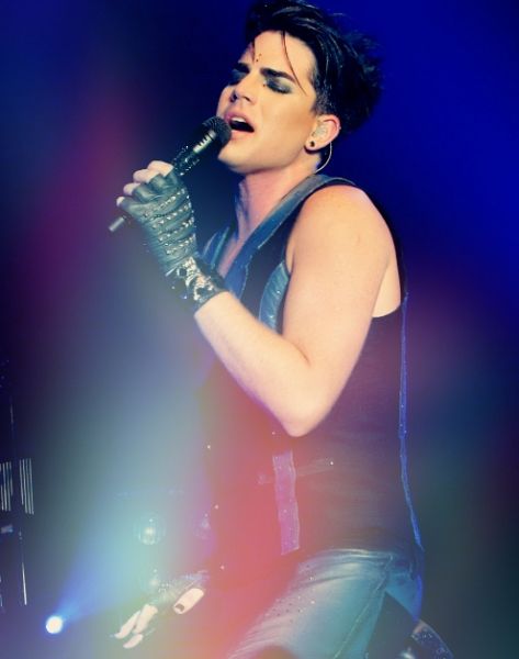 23/04
Créditos: Adam Lambert Photo Album / The Fuzzy Tube
