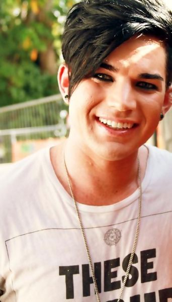 22/07
Créditos: Adam Lambert Photo Album / The Fuzzy Tube
