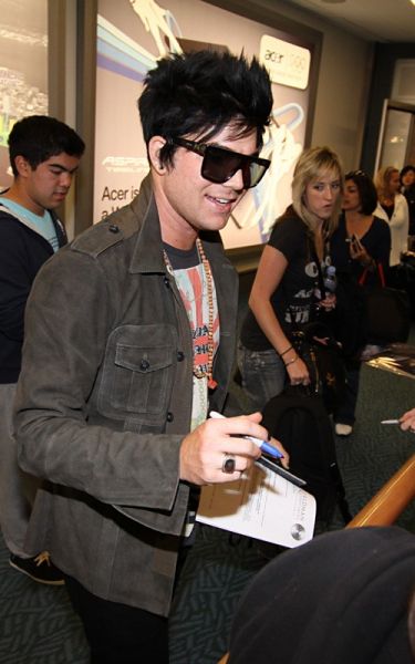 adam-lambert-040710-8.jpg