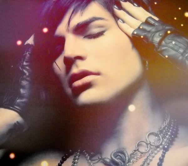 05/12
Fonte: Adam Lambert TV

