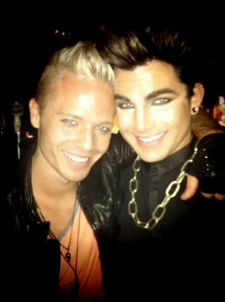 10/08
Créditos: Adam Lambert TV
